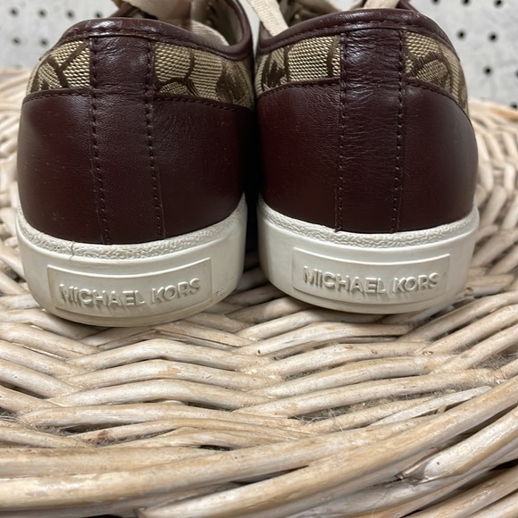 Michael Kors SALE! - Picture 5 of 12